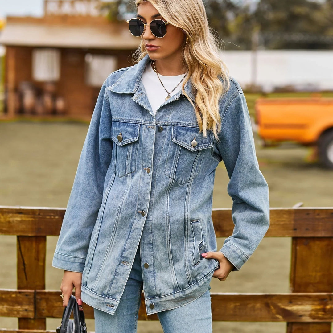 Veste en denim oversize pour femmes avec poches poitrine et fermeture à boutons-pression
