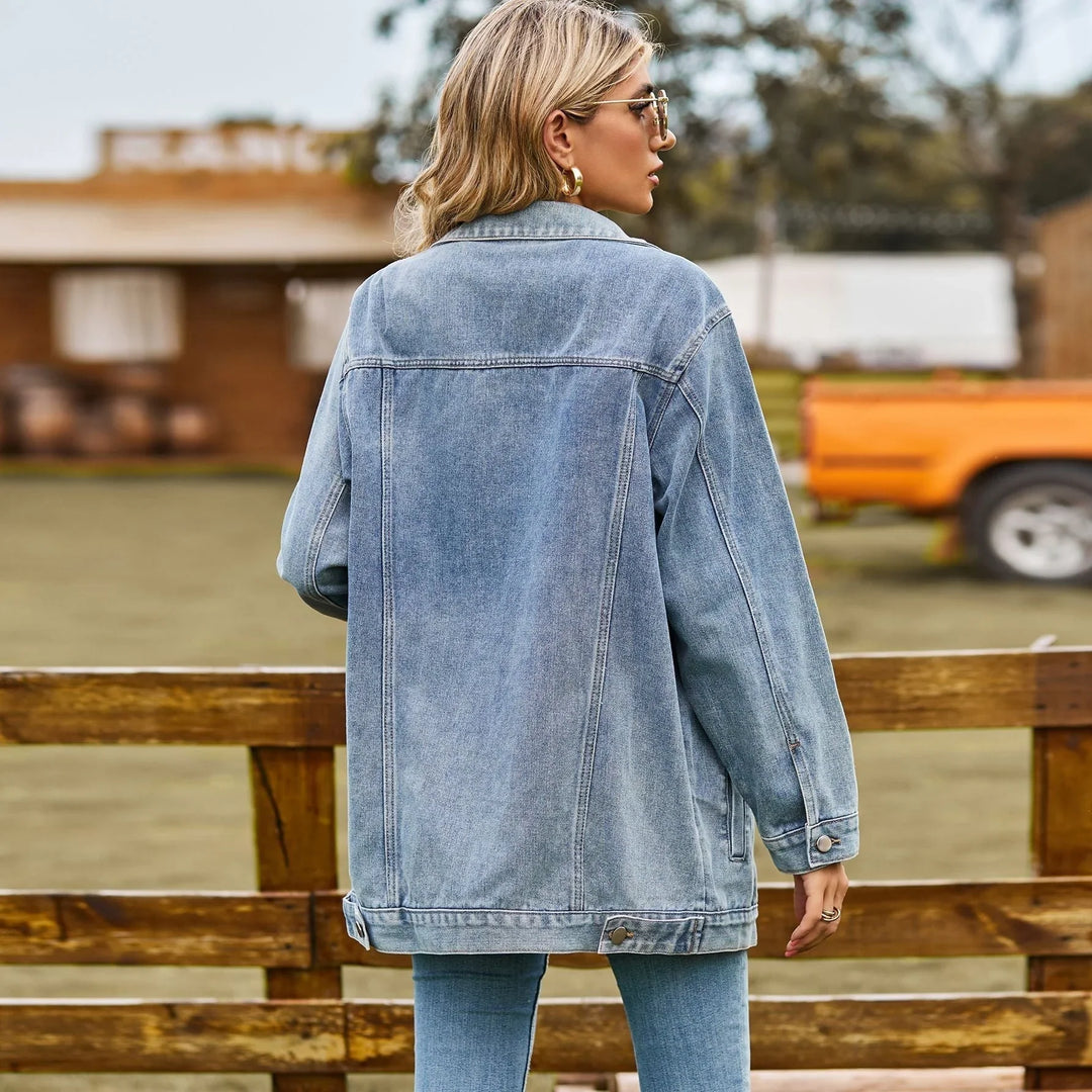 Veste en denim oversize pour femmes avec poches poitrine et fermeture à boutons-pression