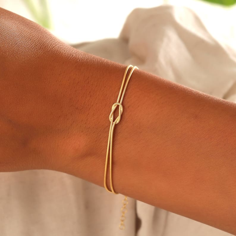Taisha | Minimalistyczna bransoletka z detalem w formie guzika