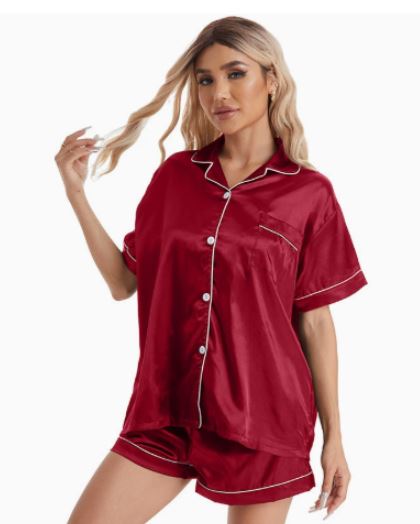 Ensemble Pyjama Satiné Doux pour Femme avec Manches Courtes et Short
