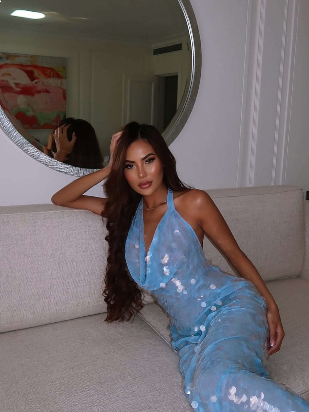 Elegancka niebieska sukienka maxi z cekinami dla kobiet