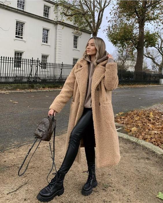 Zachte oversized dames winterjas met lange teddy pasvorm