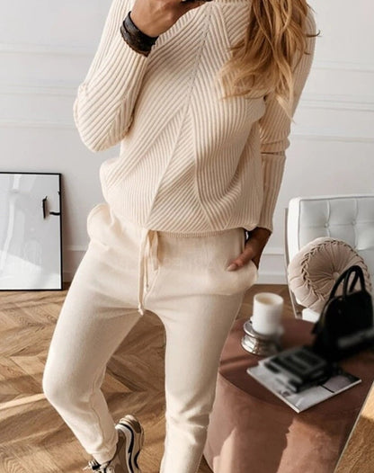 Zachte en comfortabele dames set met warme stijlvolle sweater